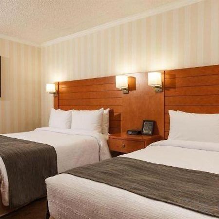 The Glenmore Inn & Convention Centre YYC Eksteriør bilde
