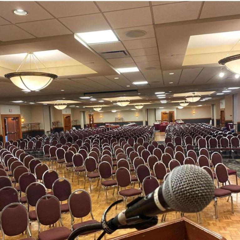 The Glenmore Inn & Convention Centre YYC Eksteriør bilde