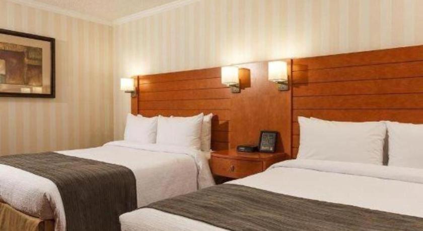 The Glenmore Inn & Convention Centre YYC Eksteriør bilde