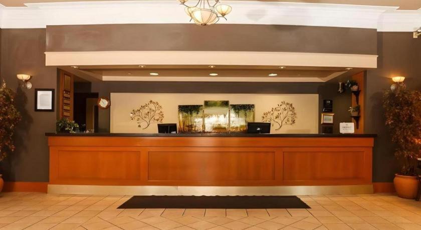 The Glenmore Inn & Convention Centre YYC Eksteriør bilde